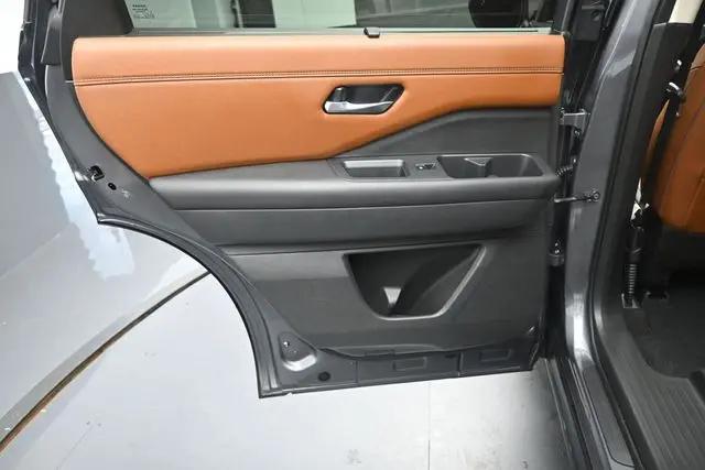 2023 Nissan Pathfinder Platinum 4WD