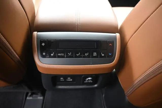 2023 Nissan Pathfinder Platinum 4WD