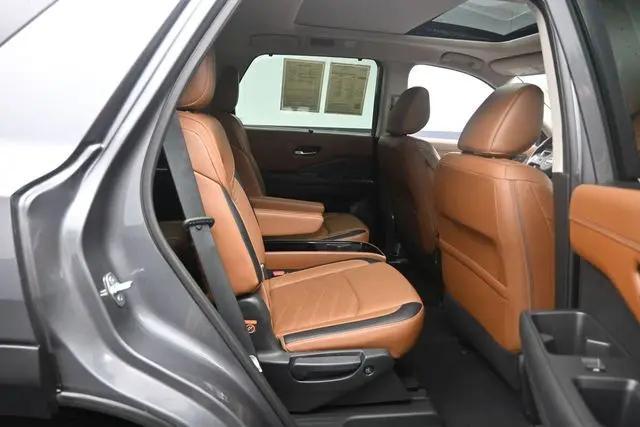 2023 Nissan Pathfinder Platinum 4WD