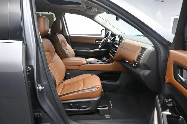 2023 Nissan Pathfinder Platinum 4WD