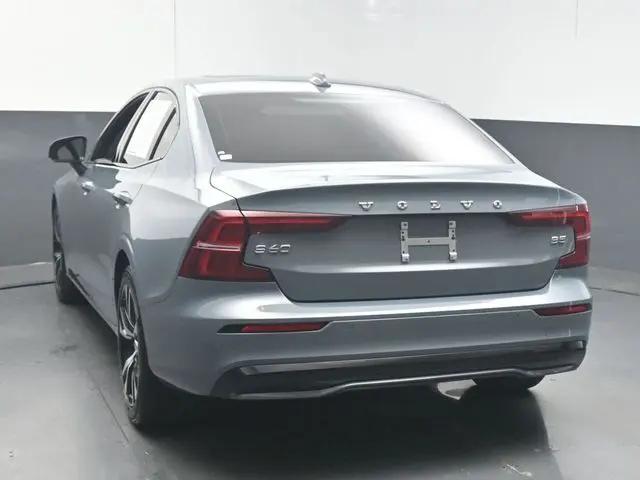 2024 Volvo S60 B5 Core Dark Theme