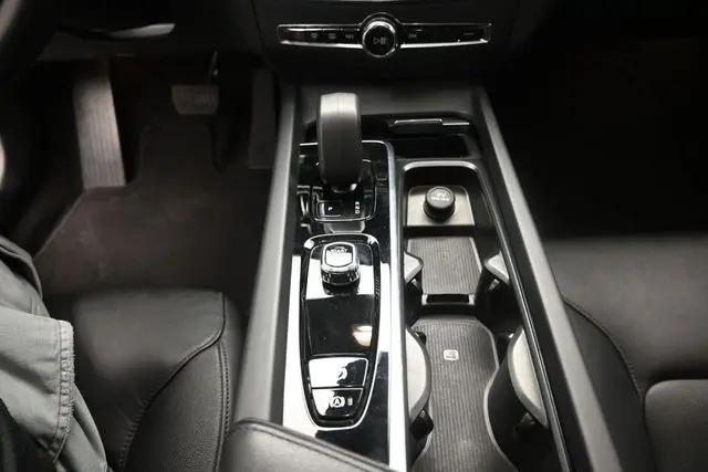 2024 Volvo S60 B5 Core Dark Theme