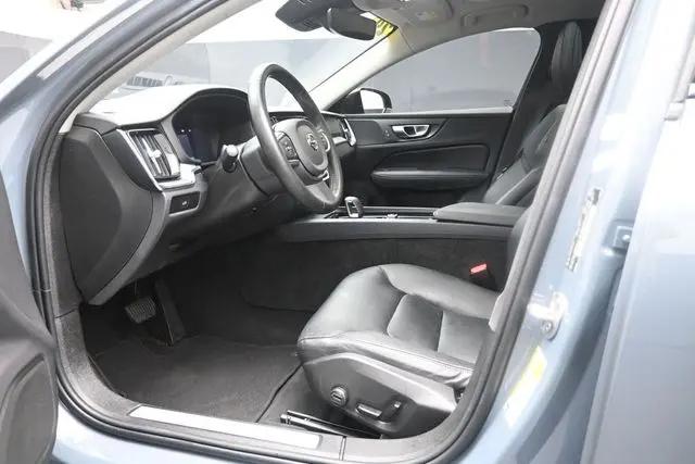 2024 Volvo S60 B5 Core Dark Theme