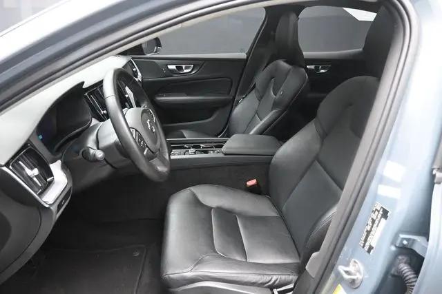 2024 Volvo S60 B5 Core Dark Theme