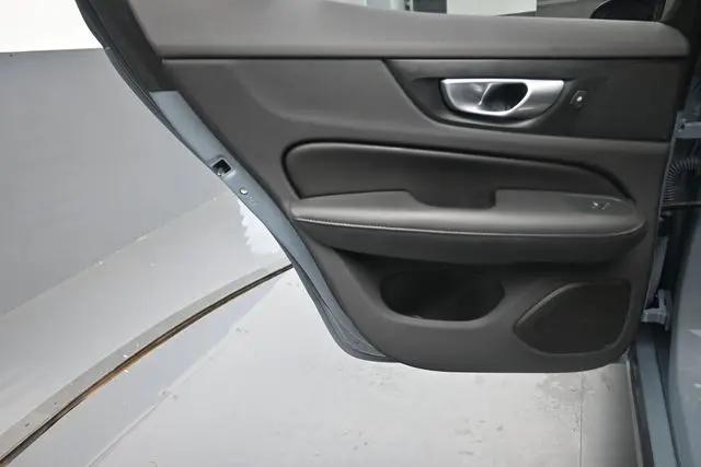 2024 Volvo S60 B5 Core Dark Theme
