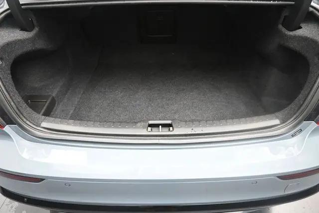 2024 Volvo S60 B5 Core Dark Theme