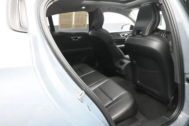 2024 Volvo S60 B5 Core Dark Theme