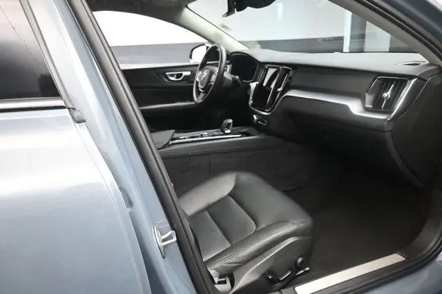 2024 Volvo S60 B5 Core Dark Theme