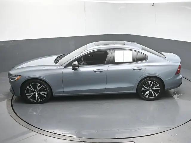 2024 Volvo S60 B5 Core Dark Theme