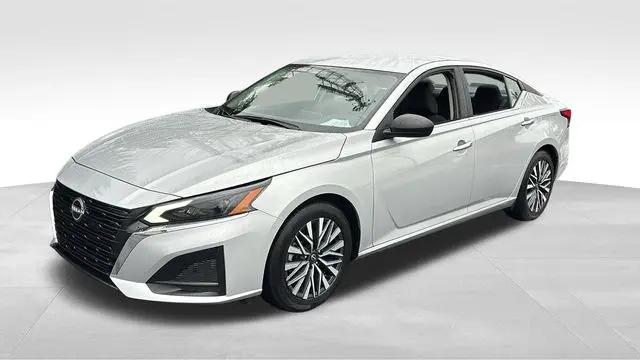 2025 Nissan Altima SV FWD