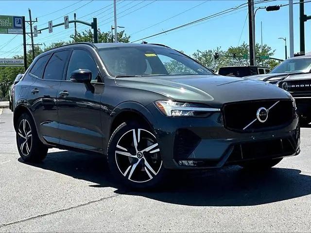 2022 Volvo XC60 B5 R-Design