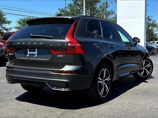 2022 Volvo XC60 B5 R-Design