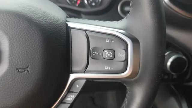 2024 Ram 1500 Big Horn Crew Cab 4x4 5'7" Box