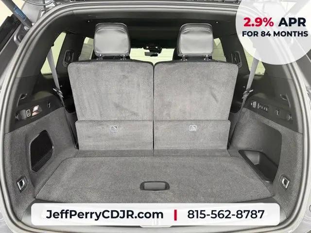 2026 Jeep Grand Cherokee L Summit 4x4