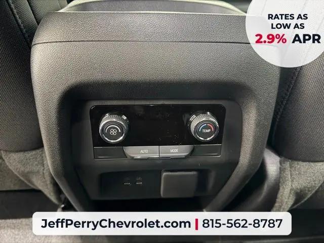2026 Chevrolet Traverse AWD LT