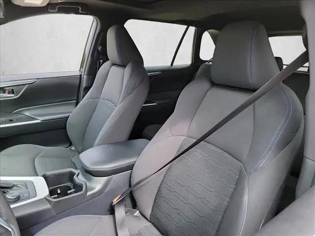 2025 Toyota RAV4 Hybrid SE