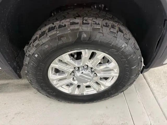 2025 GMC Sierra 2500HD 4WD Crew Cab Standard Bed Pro