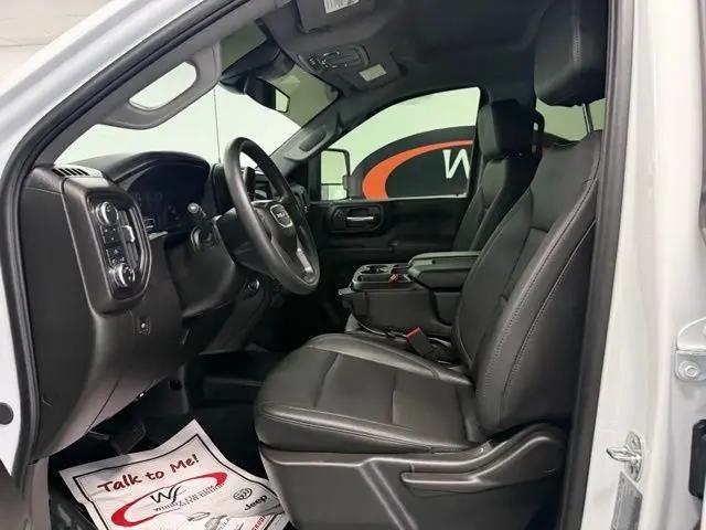 2025 GMC Sierra 2500HD 4WD Crew Cab Standard Bed Pro