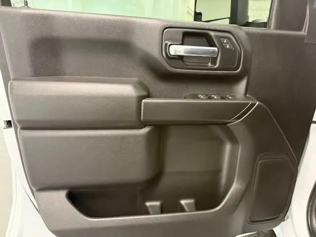 2025 GMC Sierra 2500HD 4WD Crew Cab Standard Bed Pro
