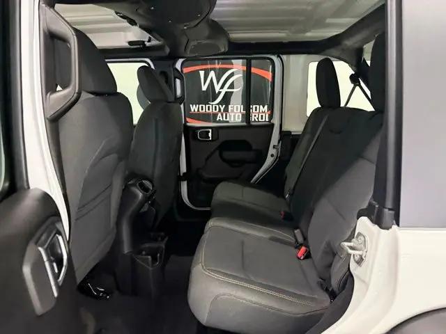2025 Jeep Wrangler 4-Door Summit 4x4