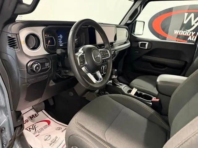 2024 Jeep Wrangler 4-Door Sahara 4x4