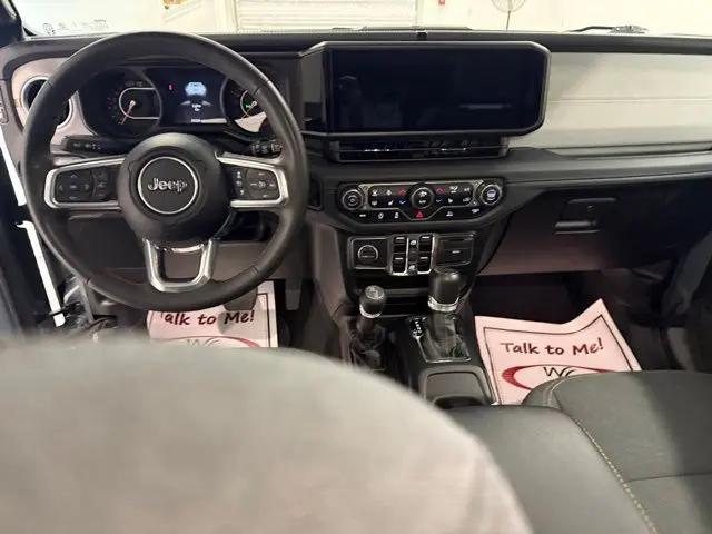 2024 Jeep Wrangler 4-Door Sahara 4x4