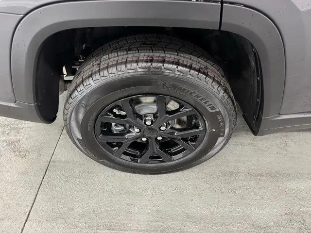 2026 Jeep Grand Cherokee L Altitude 4x2