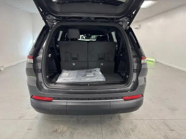 2026 Jeep Grand Cherokee L Altitude 4x2