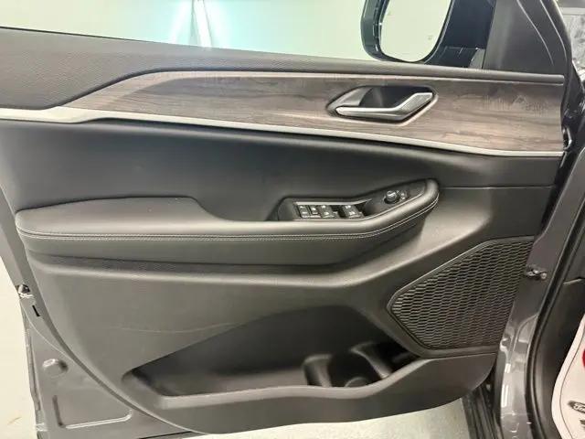 2026 Jeep Grand Cherokee L Altitude 4x4