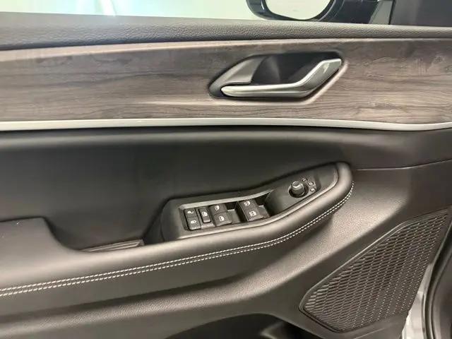 2026 Jeep Grand Cherokee L Altitude 4x4