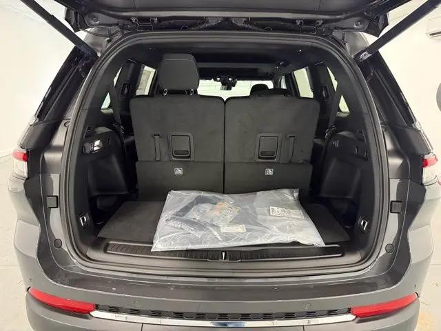2026 Jeep Grand Cherokee L Altitude 4x2