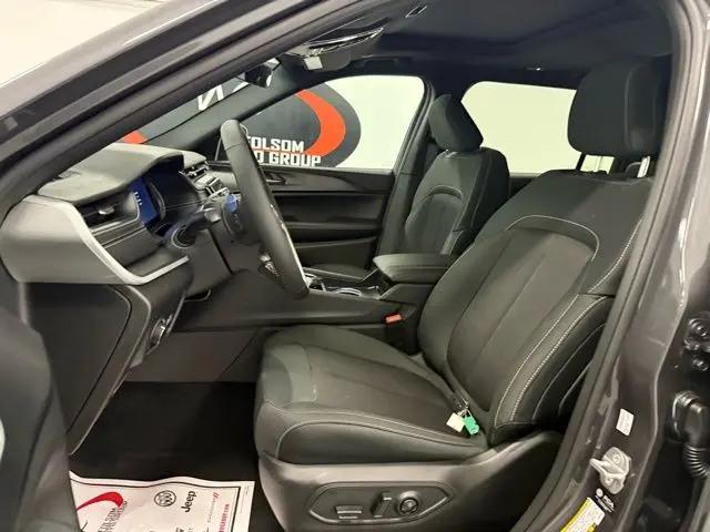 2026 Jeep Grand Cherokee L Altitude 4x2