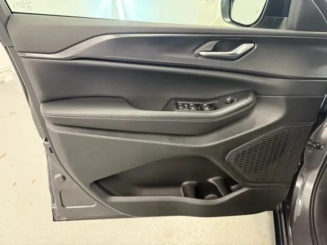 2026 Jeep Grand Cherokee L Altitude 4x2