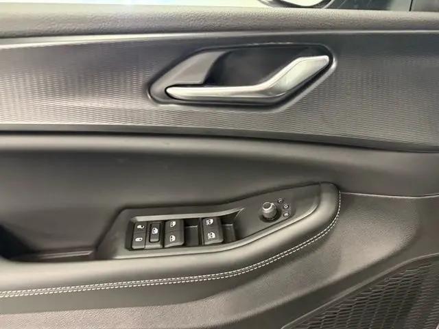 2026 Jeep Grand Cherokee L Altitude 4x2