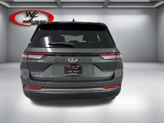 2026 Jeep Grand Cherokee Altitude 4x4
