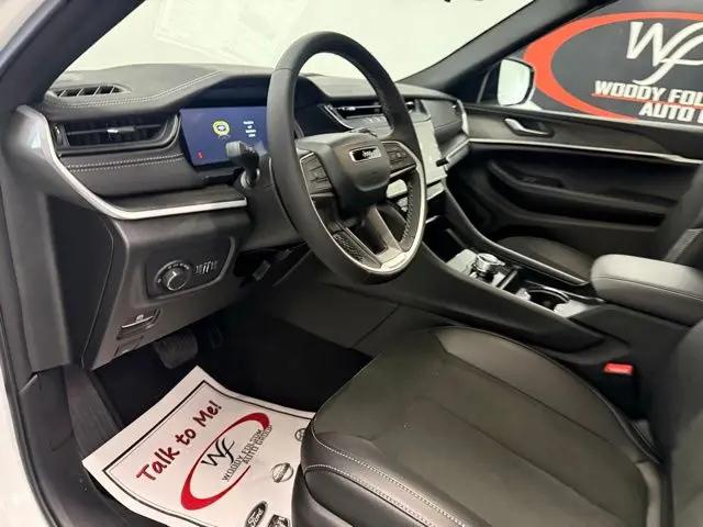 2026 Jeep Grand Cherokee Altitude 4x4