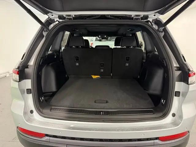 2026 Jeep Grand Cherokee Limited 4x2