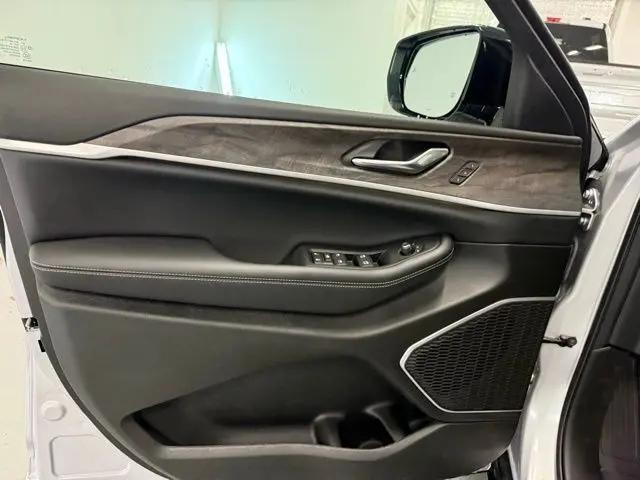 2026 Jeep Grand Cherokee Limited 4x2