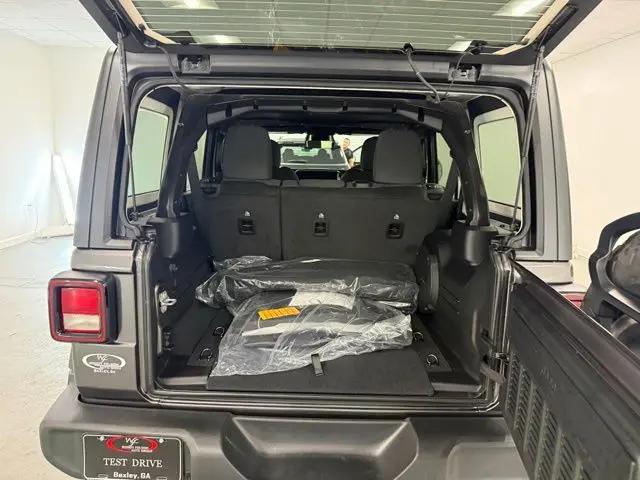 2026 Jeep Wrangler 4-Door Sport RHD 4x4