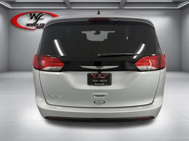 2026 Chrysler Voyager LX