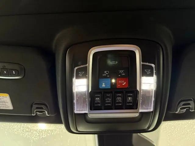 2026 Ram 1500 Limited Crew Cab 4x4 5'7" Box