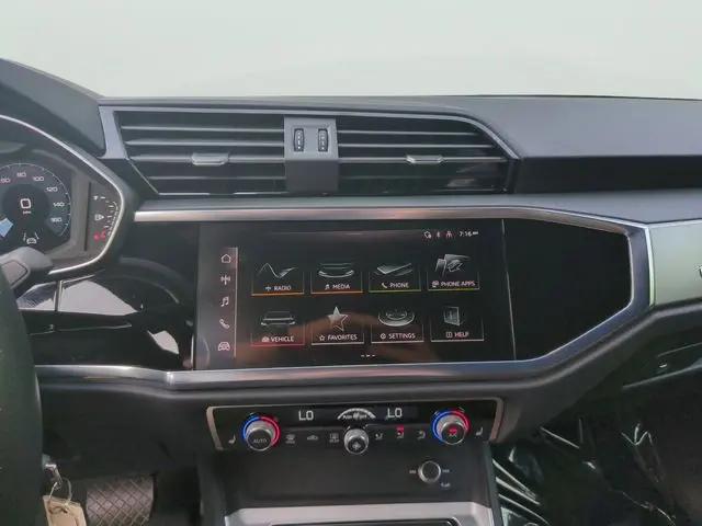 2025 Audi Q3 Premium 45 TFSI S line quattro Tiptronic