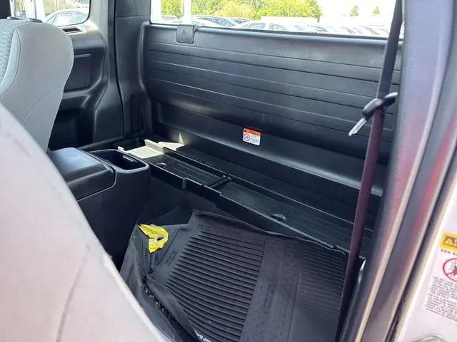2016 Toyota Tacoma SR