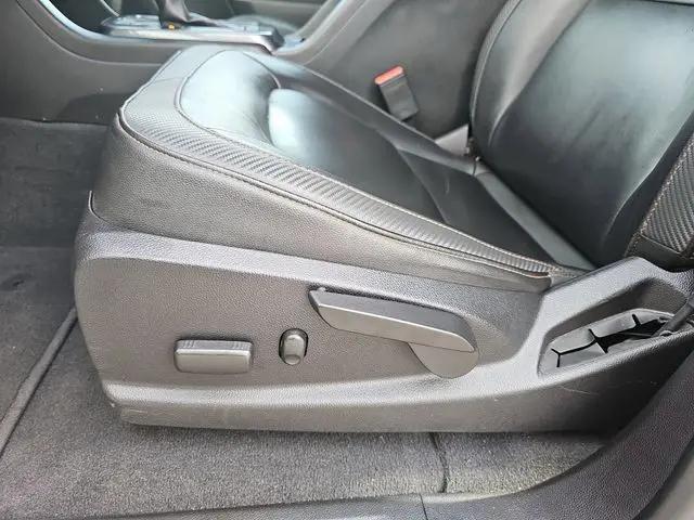 2021 GMC Canyon 4WD Crew Cab Short Box AT4 - Leather