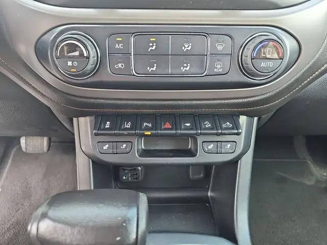 2021 GMC Canyon 4WD Crew Cab Short Box AT4 - Leather