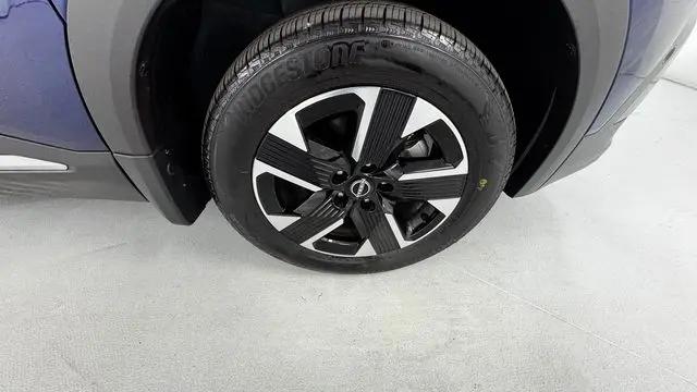 2025 Nissan Kicks SR FWD