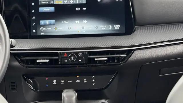 2025 Nissan Kicks SR FWD