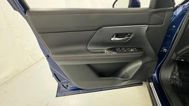 2025 Nissan Kicks SR FWD