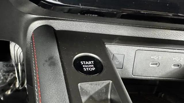 2025 Nissan Kicks SR FWD