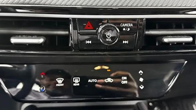 2025 Nissan Kicks SR FWD